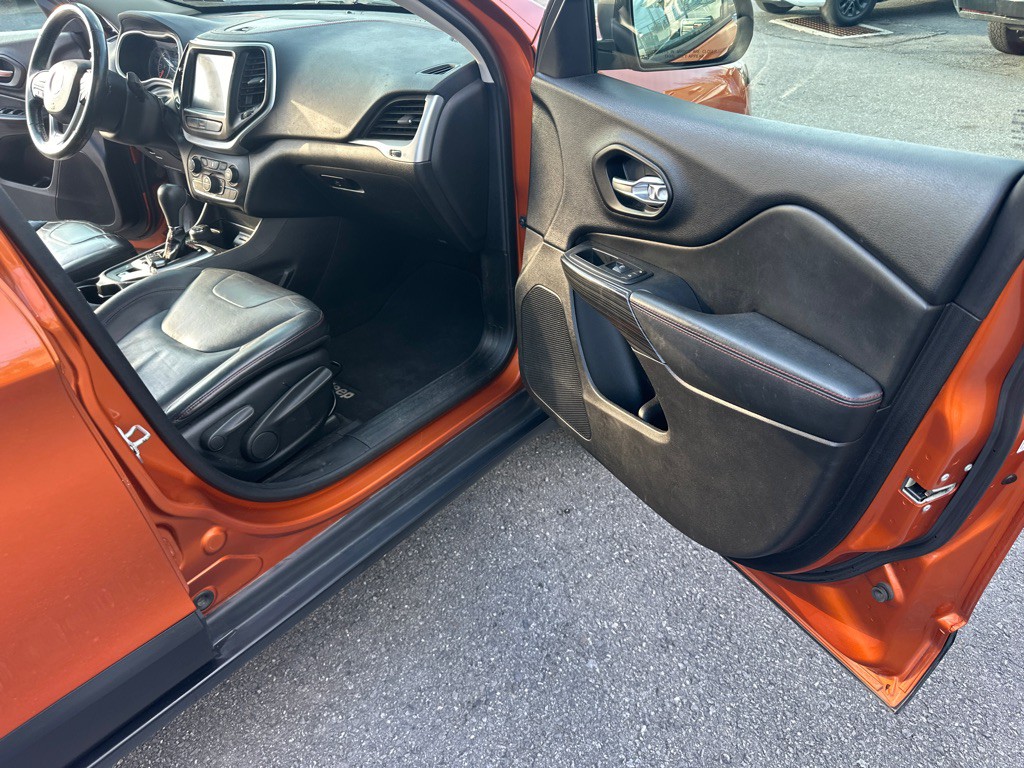 2016 Jeep Cherokee Image 37