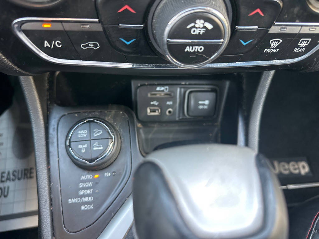 2016 Jeep Cherokee Image 46