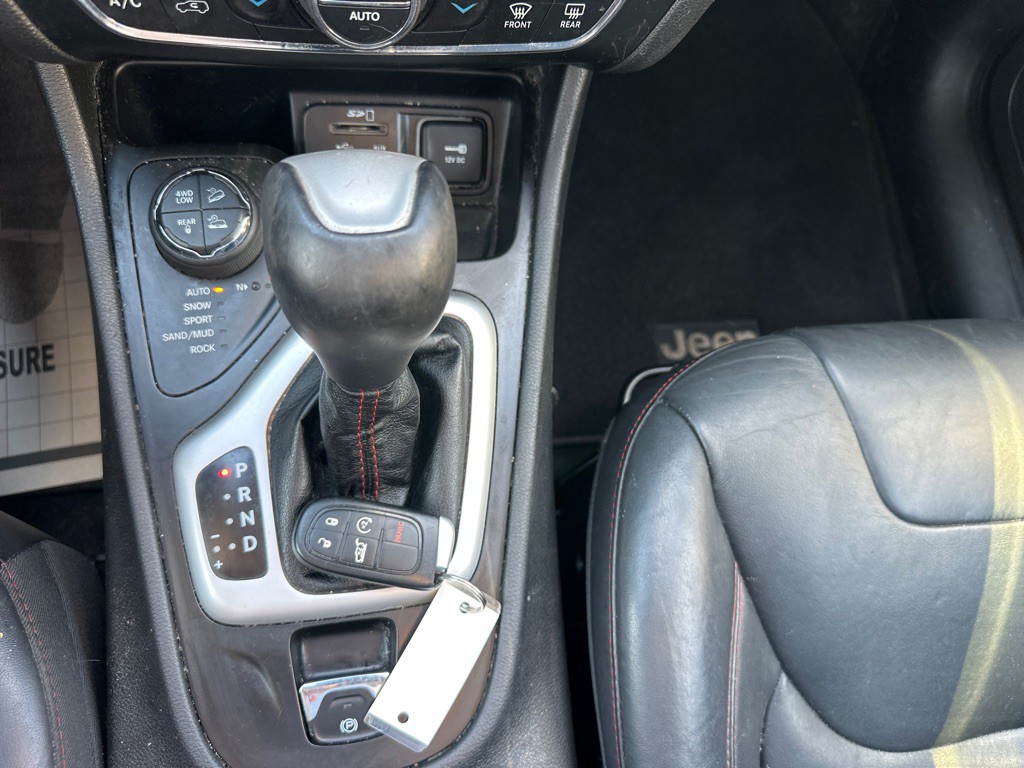 2016 Jeep Cherokee Image 47