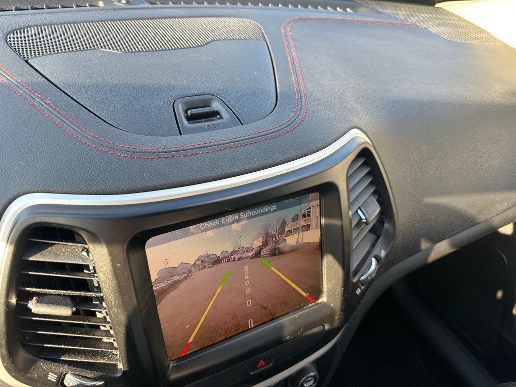 2016 Jeep Cherokee Image 51