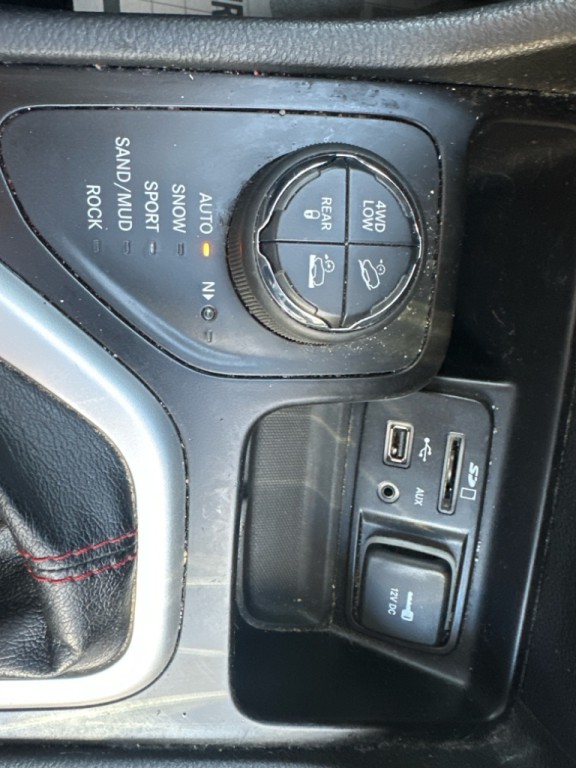 2016 Jeep Cherokee Image 53