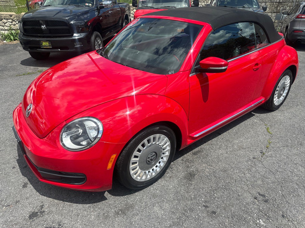 2014 Volkswagen Beetle Image 4