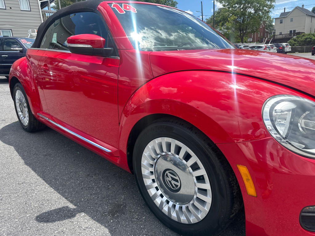 2014 Volkswagen Beetle Image 11