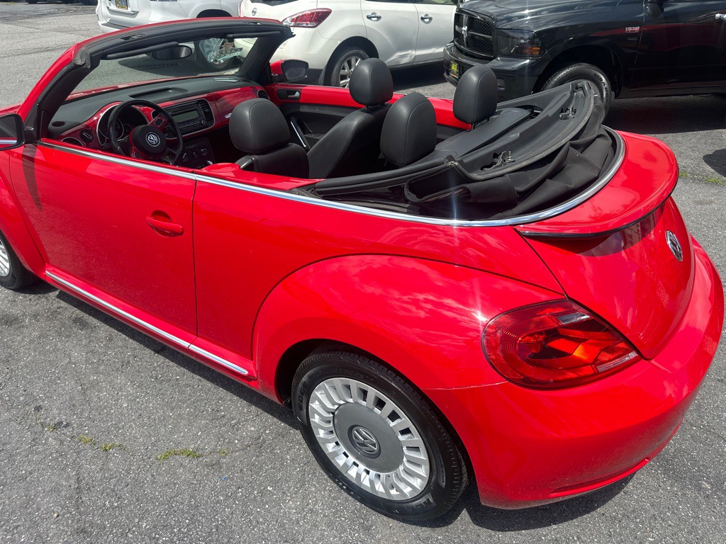 2014 Volkswagen Beetle Image 14