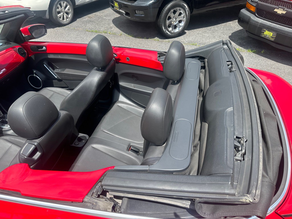 2014 Volkswagen Beetle Image 15