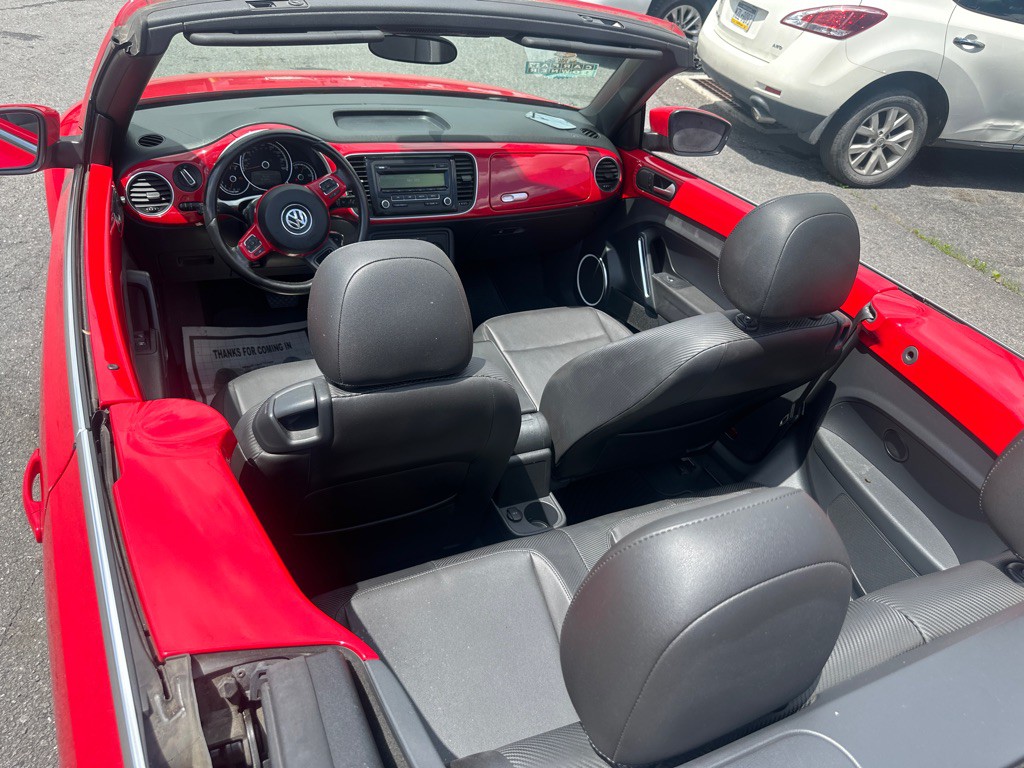 2014 Volkswagen Beetle Image 16