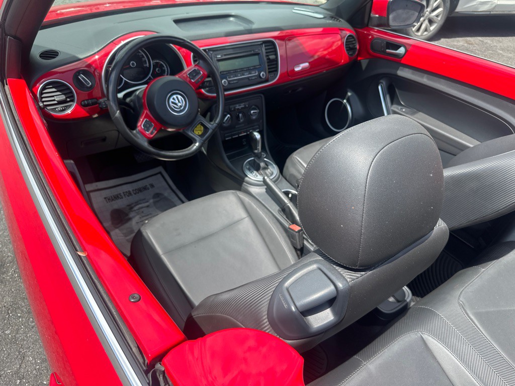 2014 Volkswagen Beetle Image 17