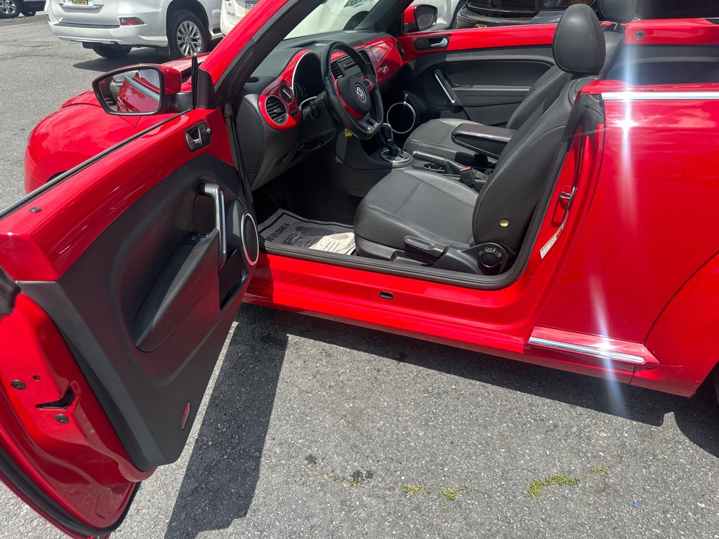 2014 Volkswagen Beetle Image 18