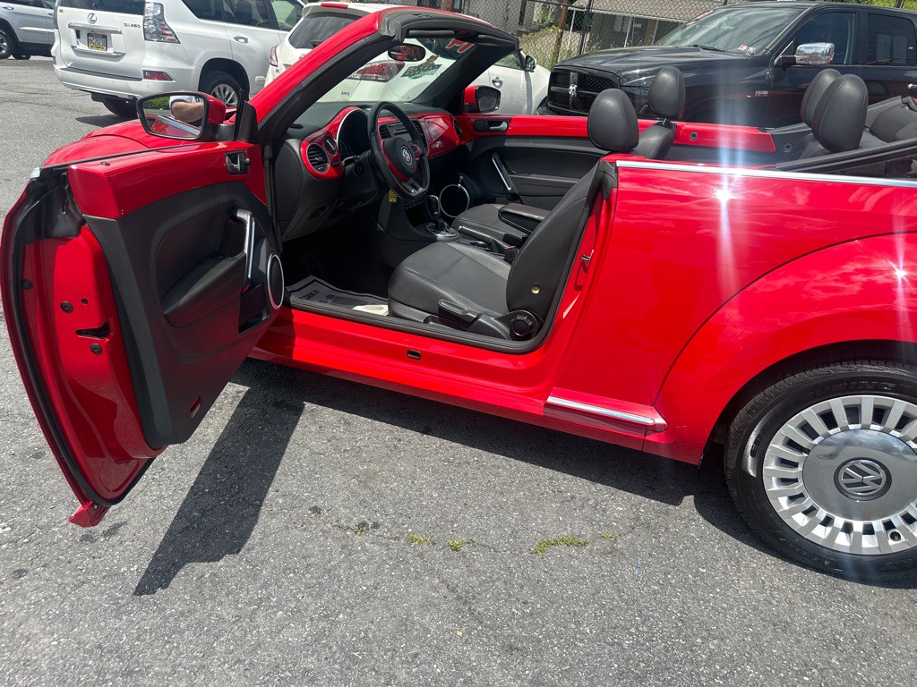 2014 Volkswagen Beetle Image 19