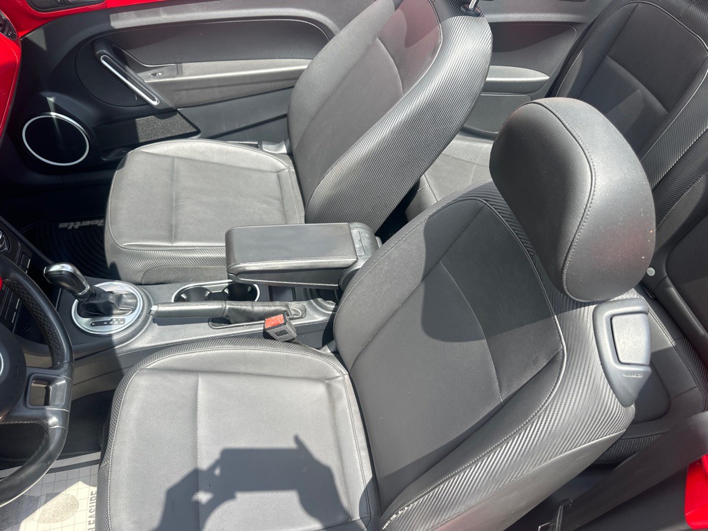 2014 Volkswagen Beetle Image 20