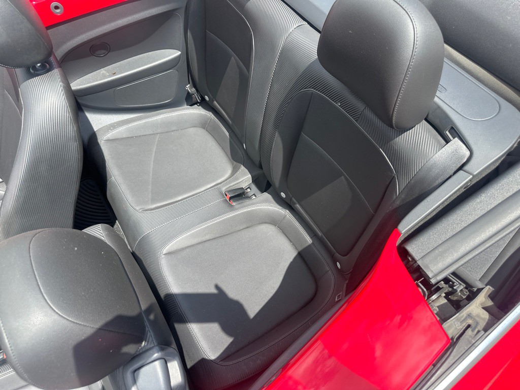 2014 Volkswagen Beetle Image 21
