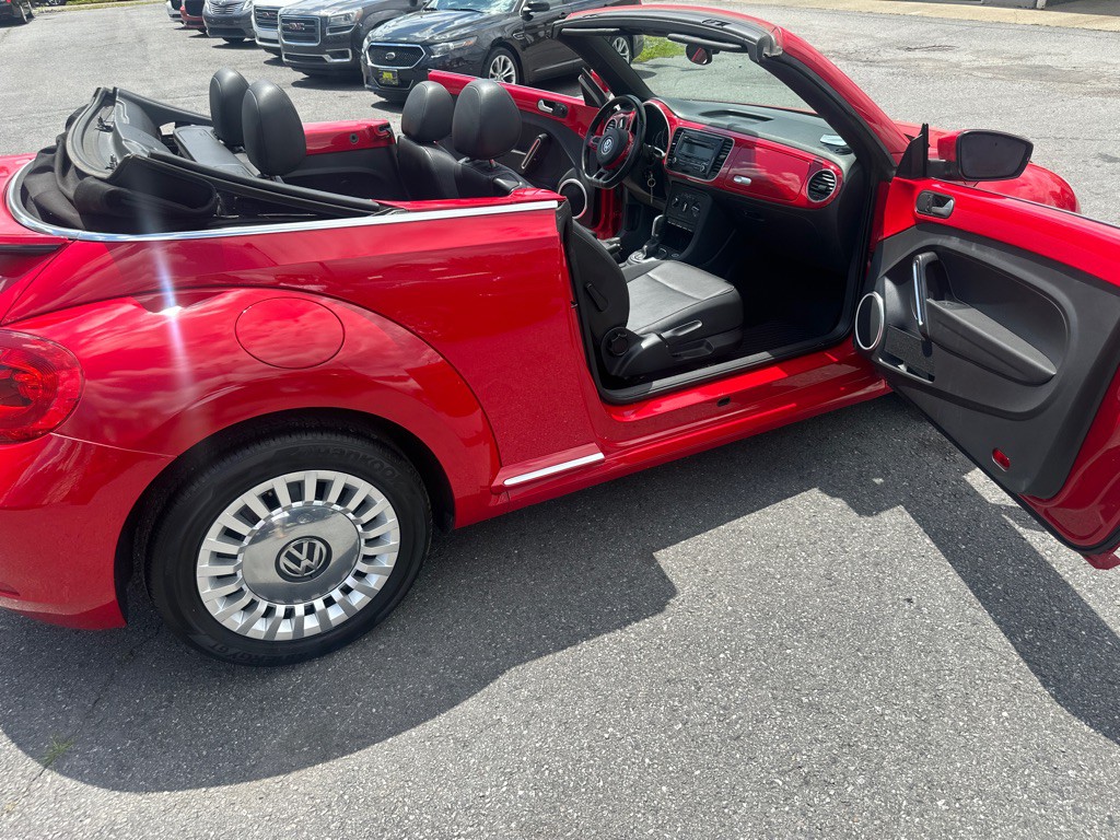 2014 Volkswagen Beetle Image 22