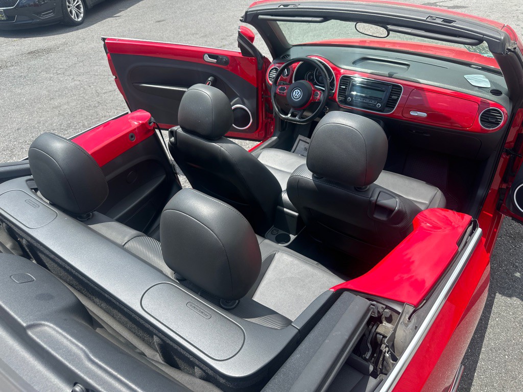 2014 Volkswagen Beetle Image 25