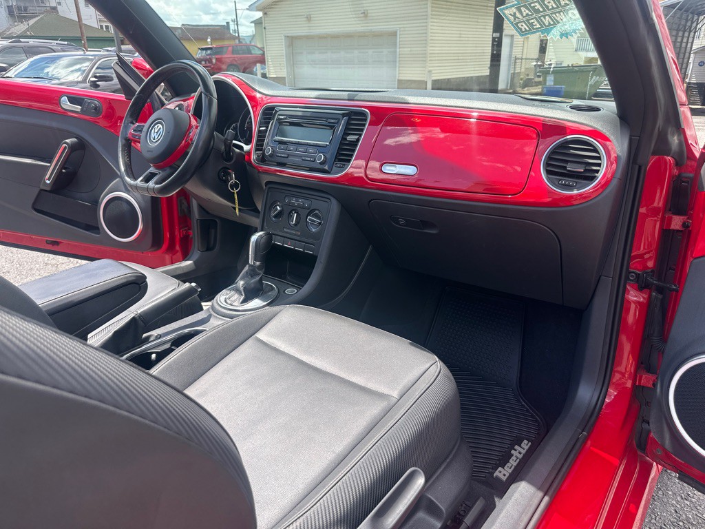 2014 Volkswagen Beetle Image 26