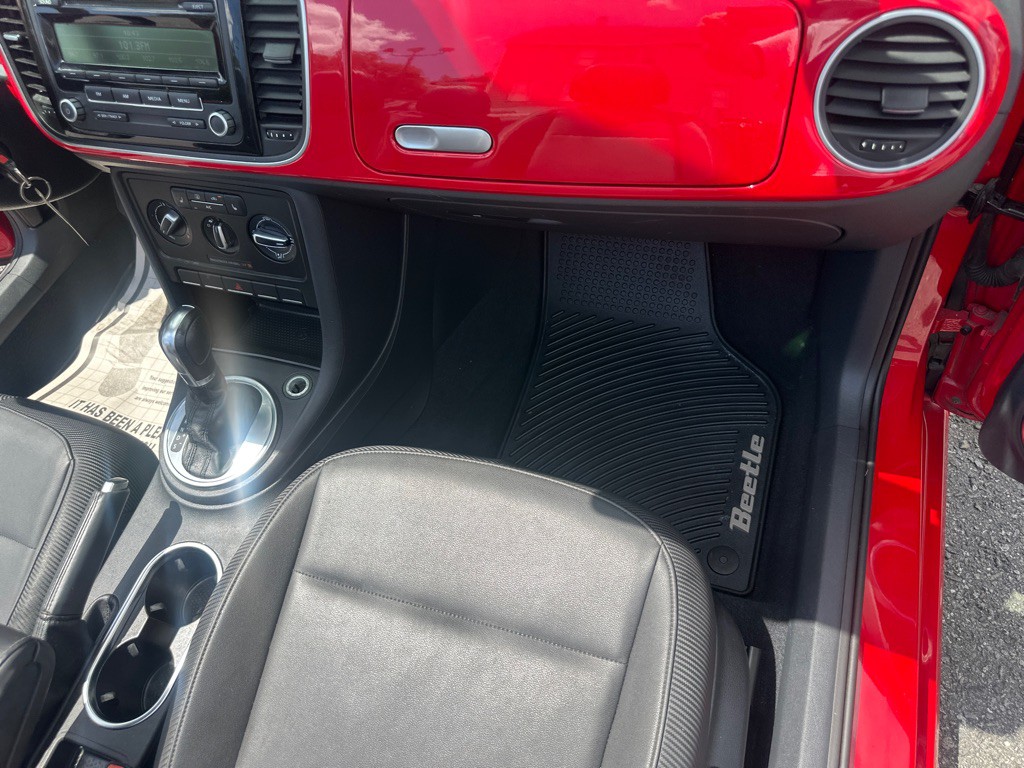 2014 Volkswagen Beetle Image 27