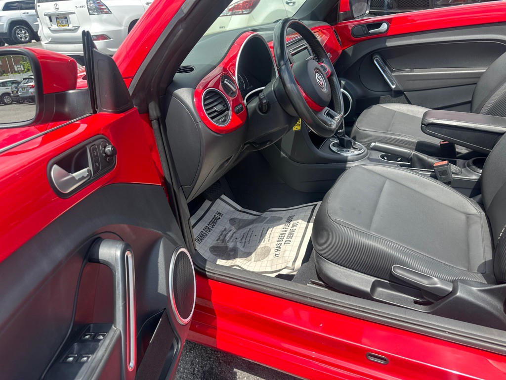 2014 Volkswagen Beetle Image 36