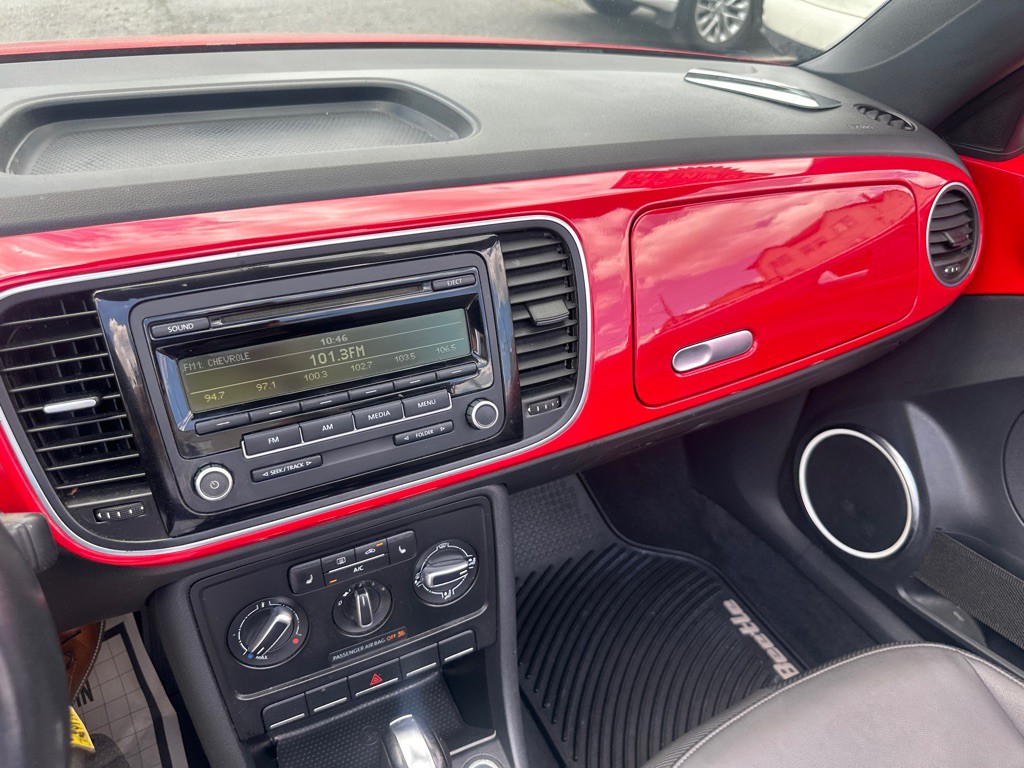 2014 Volkswagen Beetle Image 41