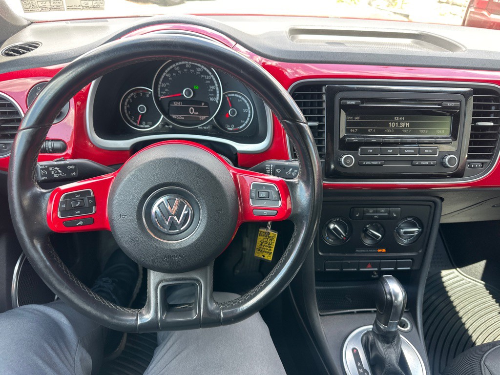 2014 Volkswagen Beetle Image 61