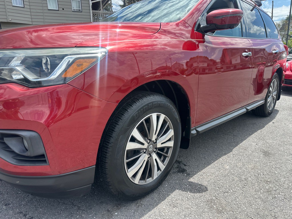 2017 Nissan Pathfinder Image 8
