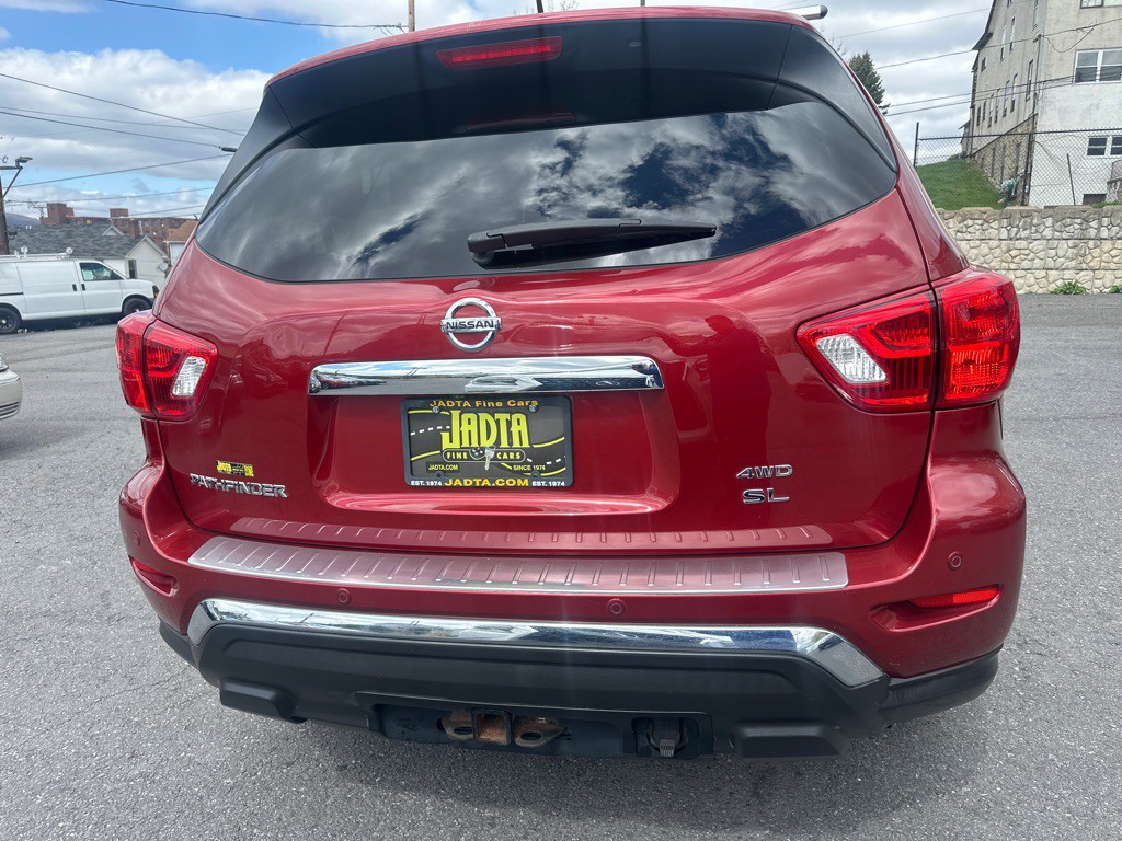2017 Nissan Pathfinder Image 12
