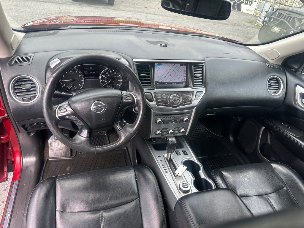 2017 Nissan Pathfinder Image 30