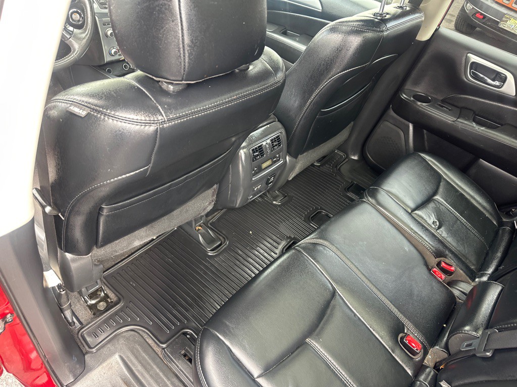 2017 Nissan Pathfinder Image 31
