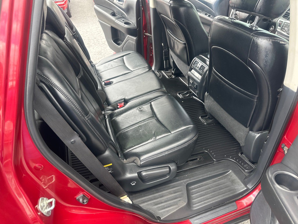 2017 Nissan Pathfinder Image 38