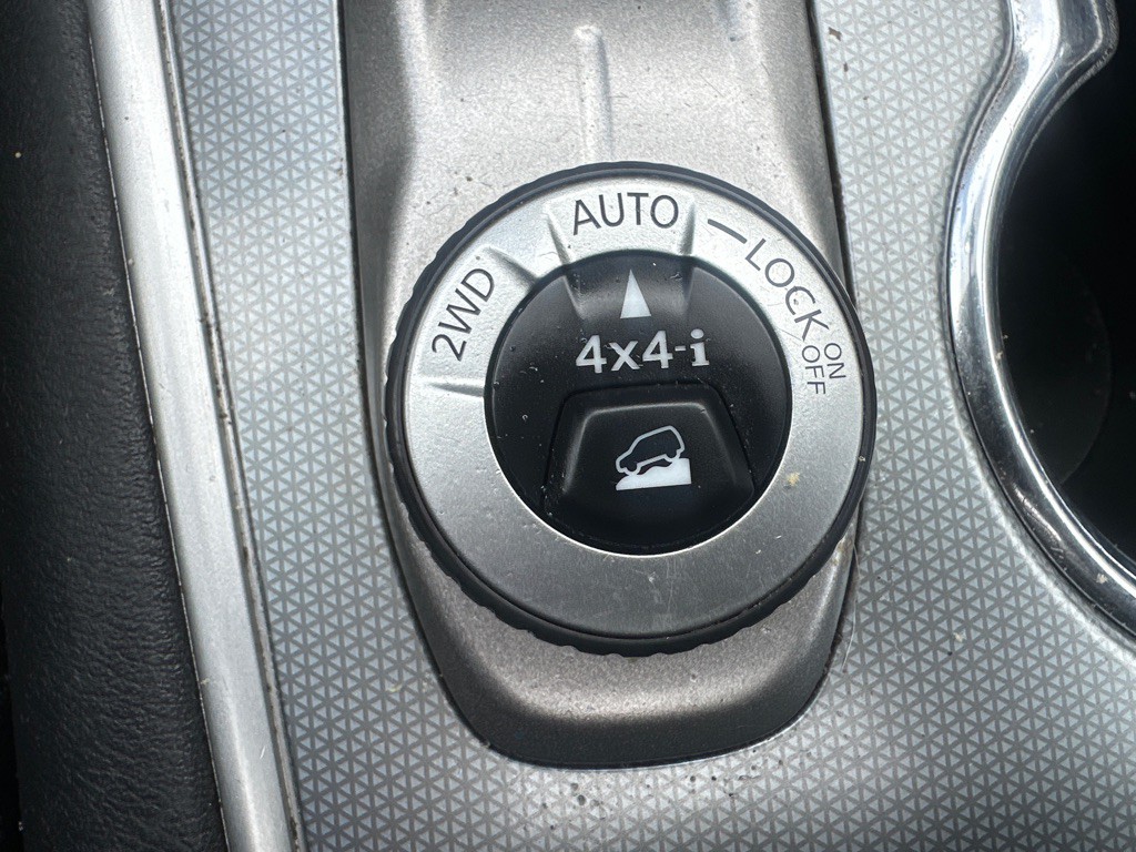 2017 Nissan Pathfinder Image 54