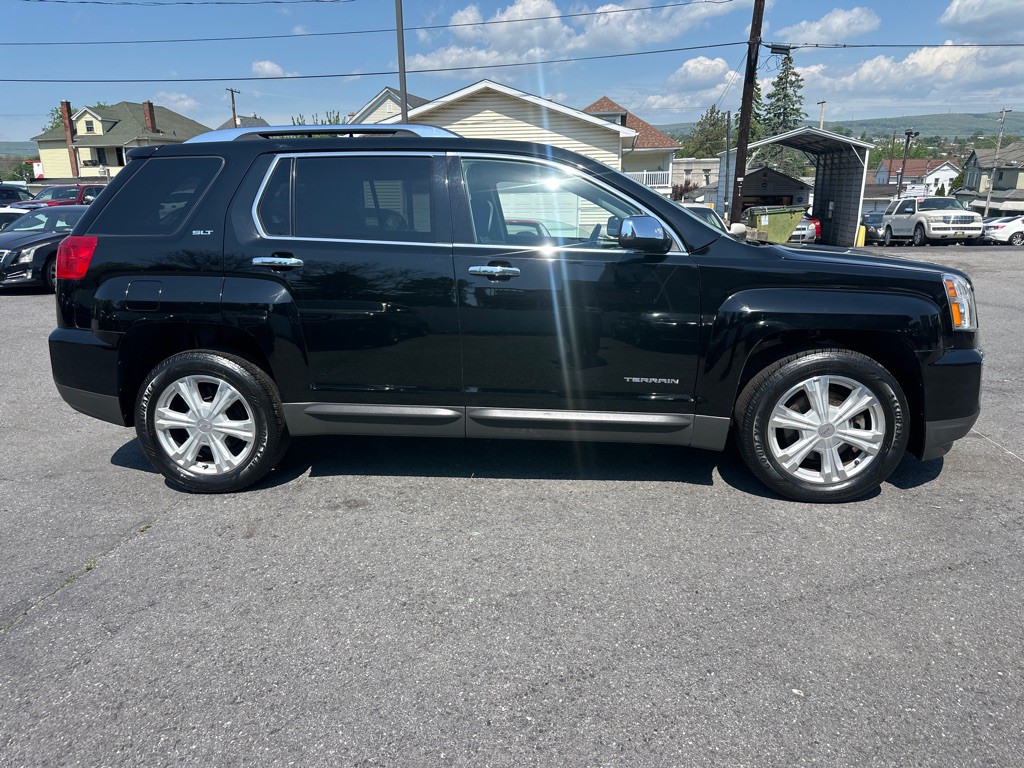 2016 GMC Terrain Image 2
