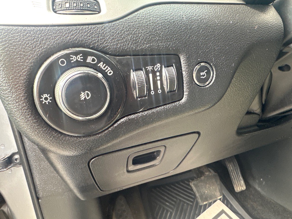 2014 Jeep Cherokee Image 23