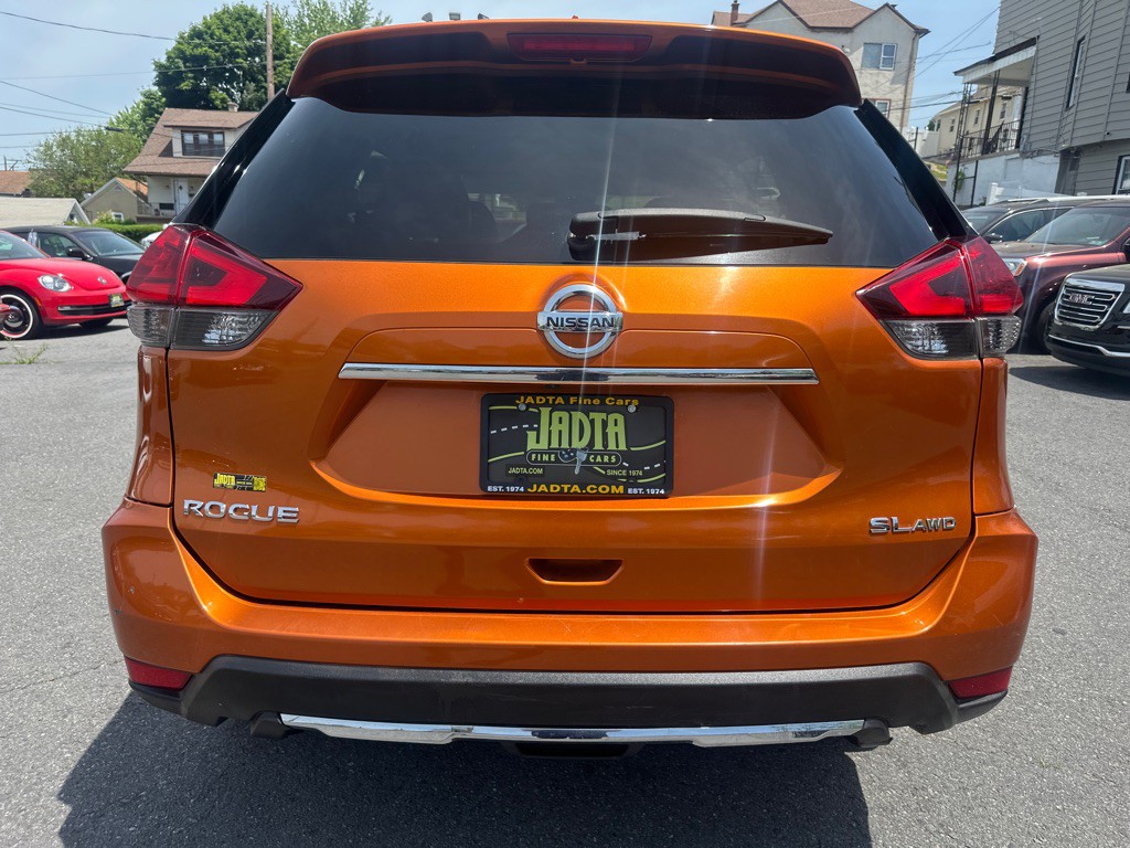 2017 Nissan Rogue Image 5