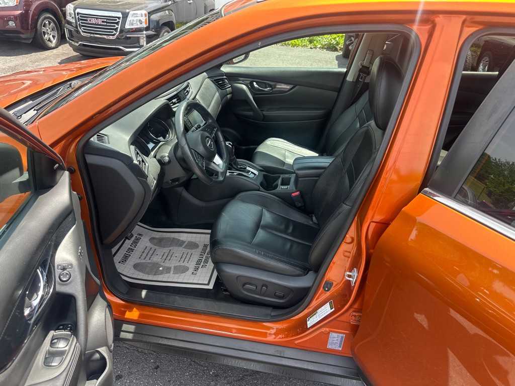 2017 Nissan Rogue Image 11