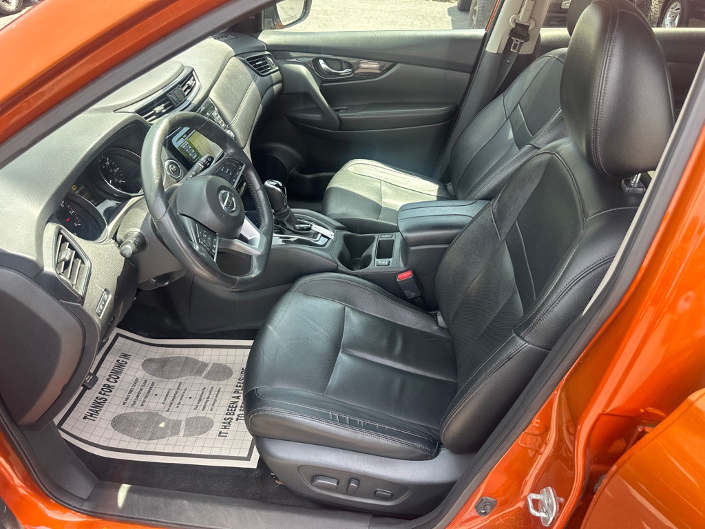 2017 Nissan Rogue Image 13