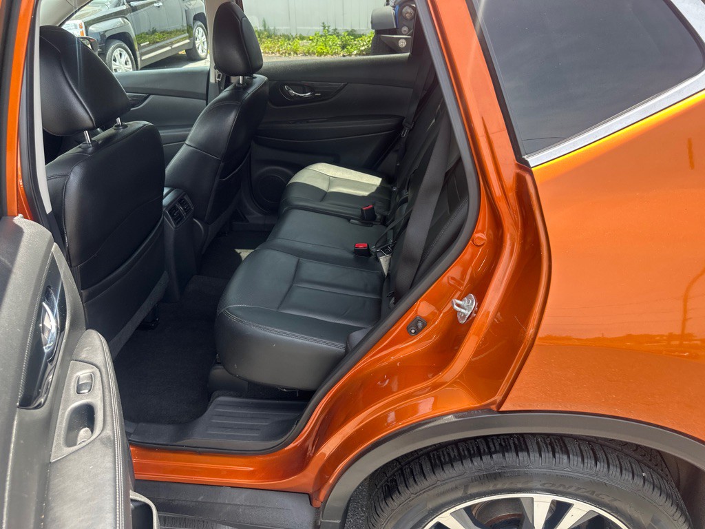 2017 Nissan Rogue Image 14