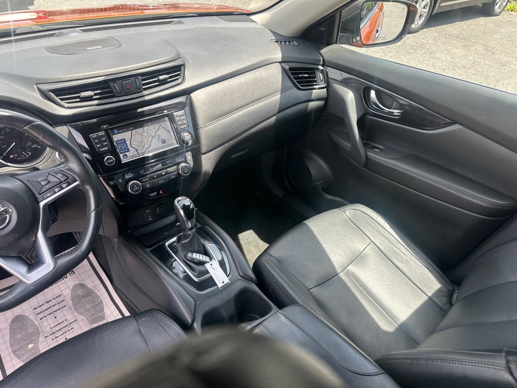 2017 Nissan Rogue Image 17