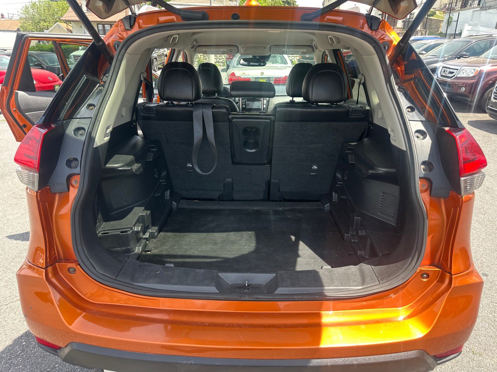 2017 Nissan Rogue Image 19