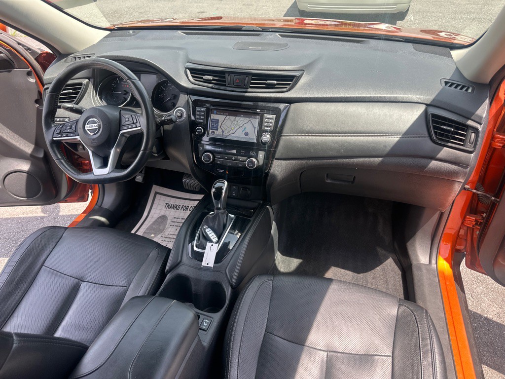 2017 Nissan Rogue Image 24