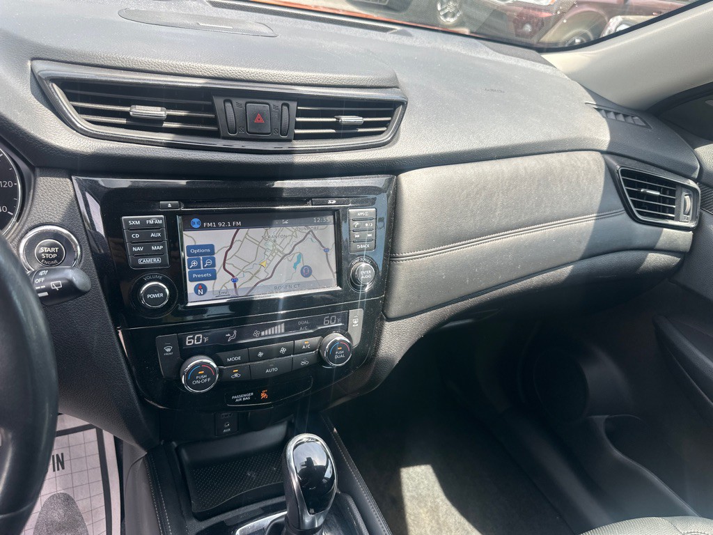 2017 Nissan Rogue Image 32