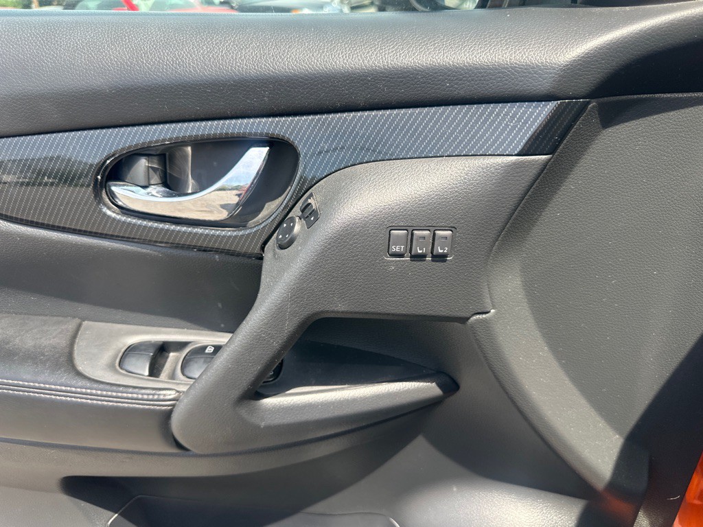 2017 Nissan Rogue Image 34