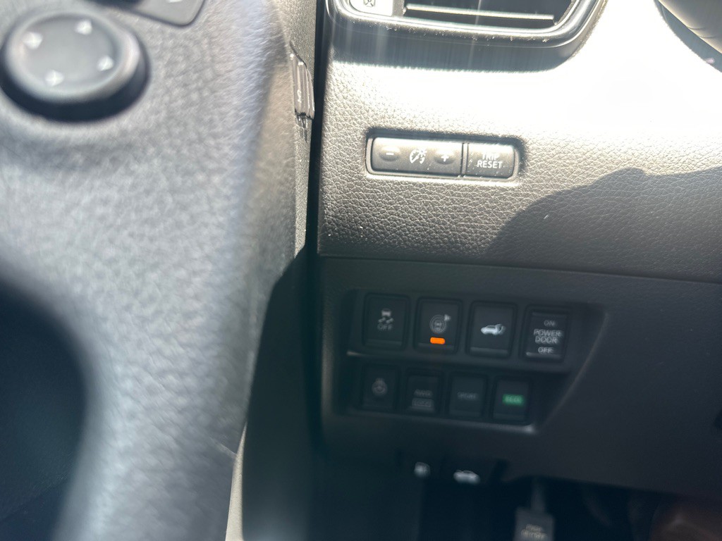 2017 Nissan Rogue Image 35