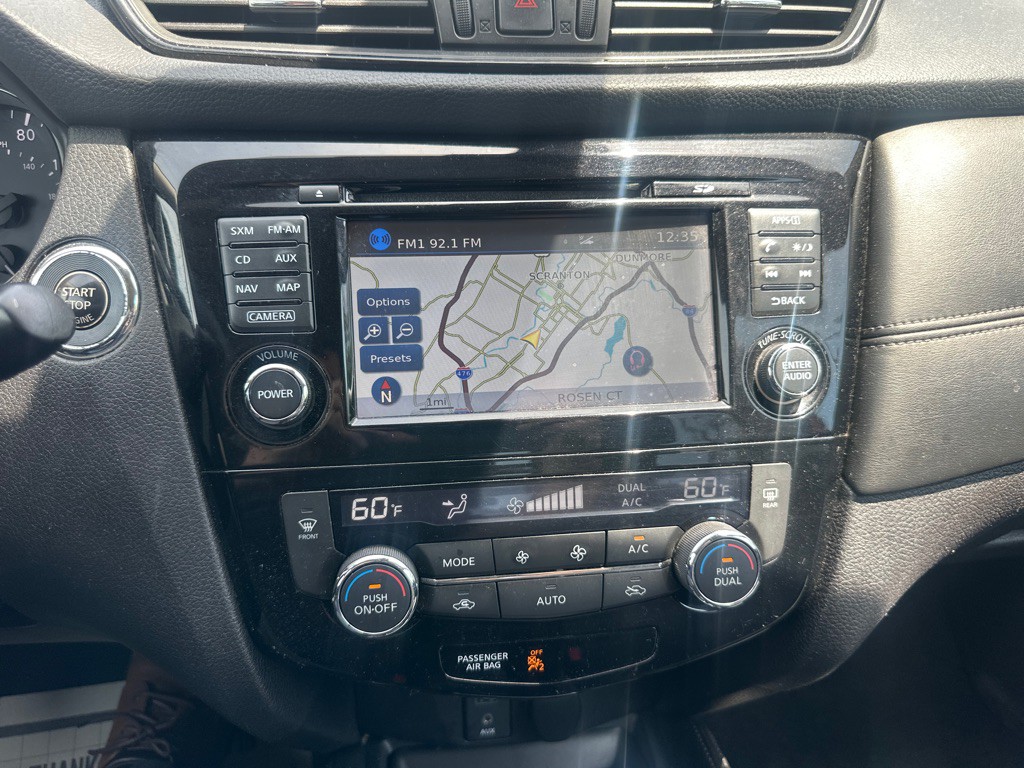 2017 Nissan Rogue Image 38