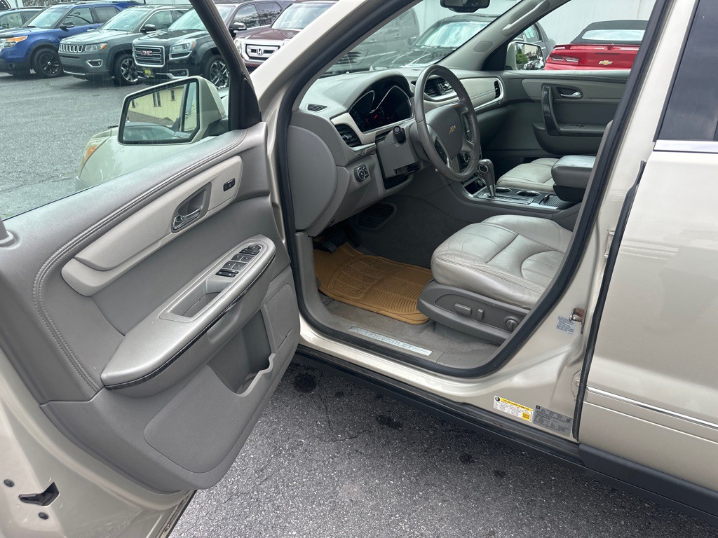 2013 Chevrolet Traverse Image 8