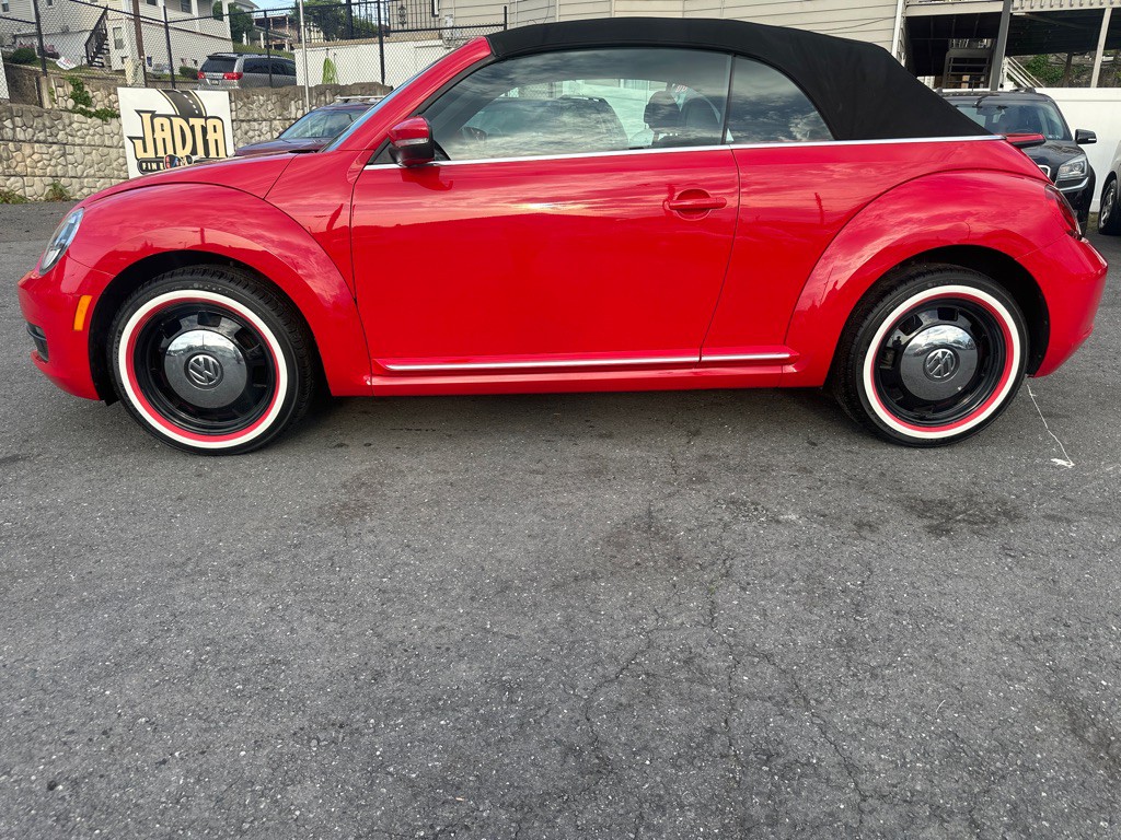 2013 Volkswagen Beetle Image 3