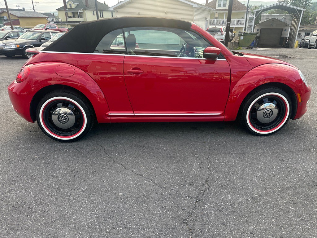 2013 Volkswagen Beetle Image 7