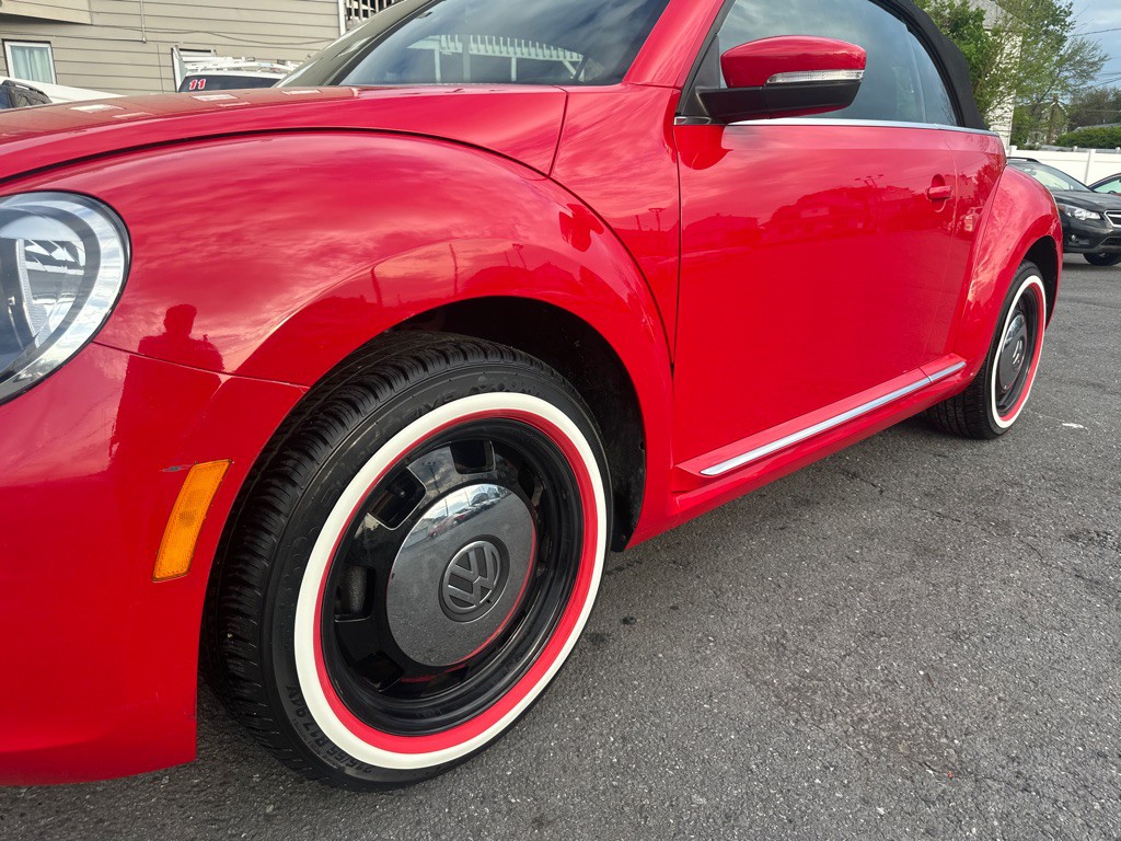 2013 Volkswagen Beetle Image 10