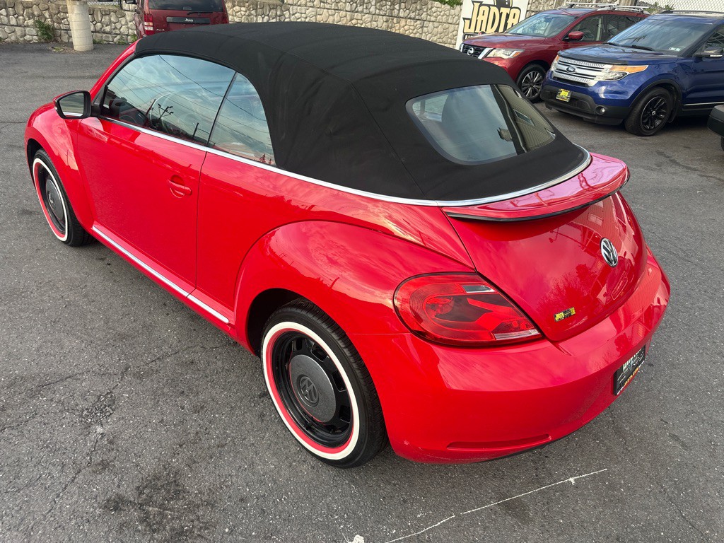 2013 Volkswagen Beetle Image 11