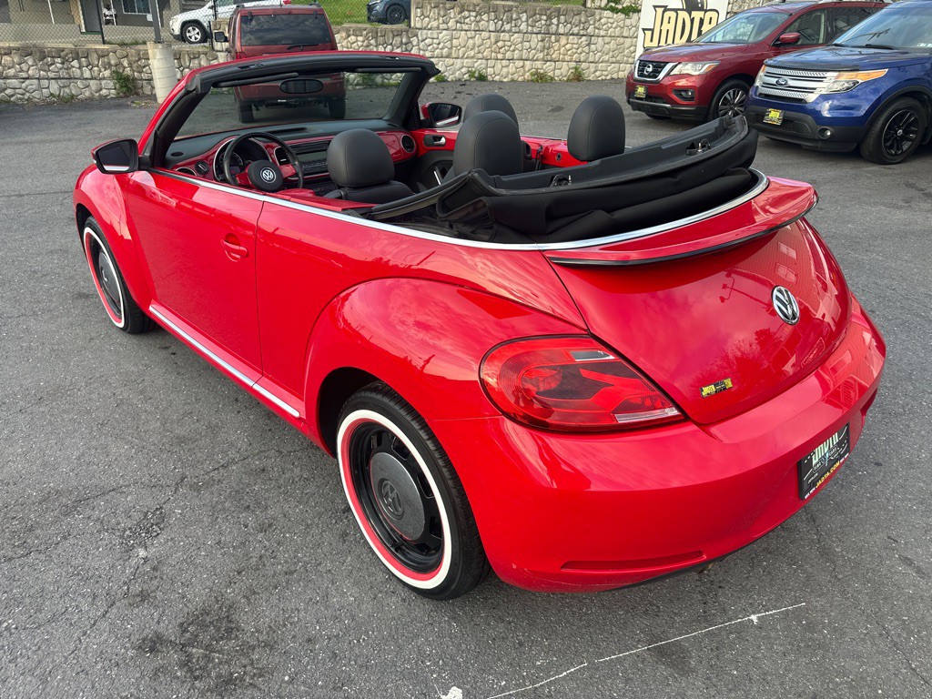 2013 Volkswagen Beetle Image 20