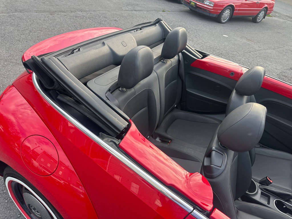 2013 Volkswagen Beetle Image 26