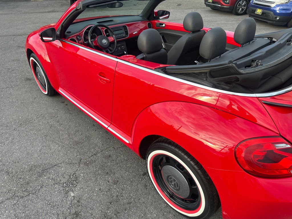 2013 Volkswagen Beetle Image 33