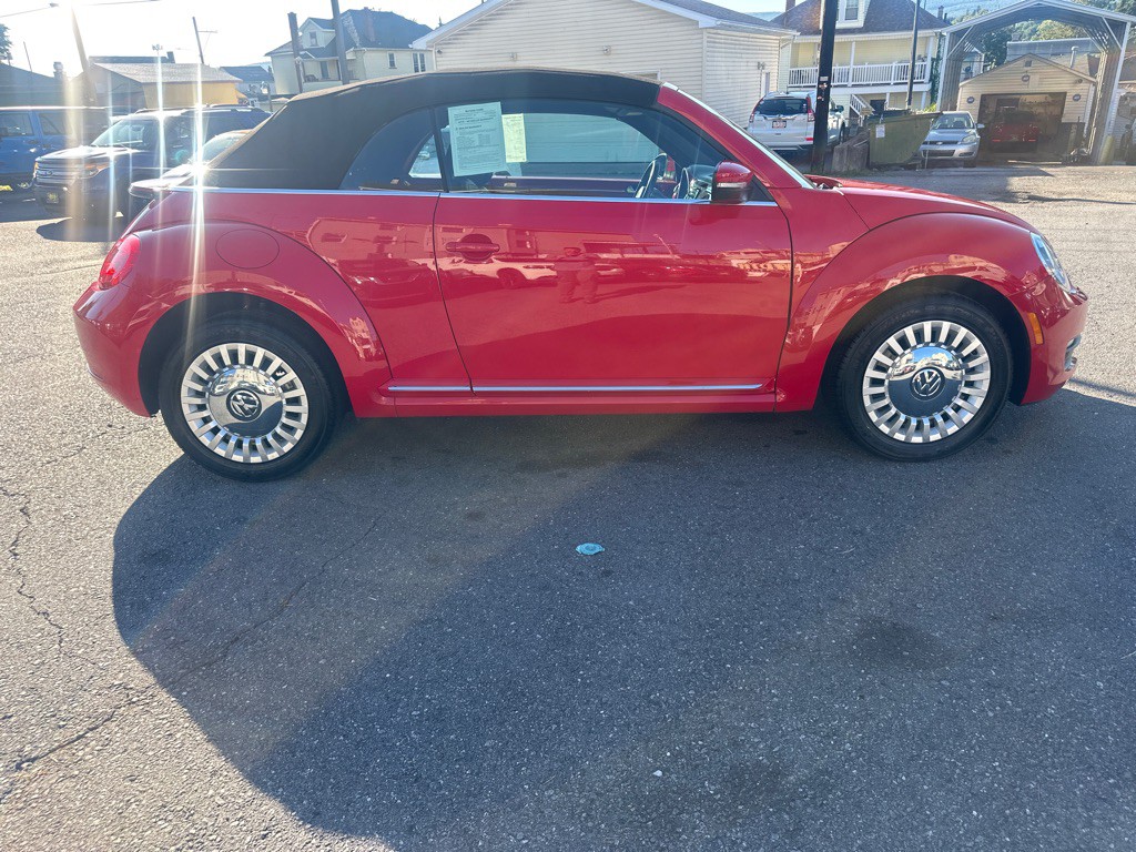 2013 Volkswagen Beetle Image 7